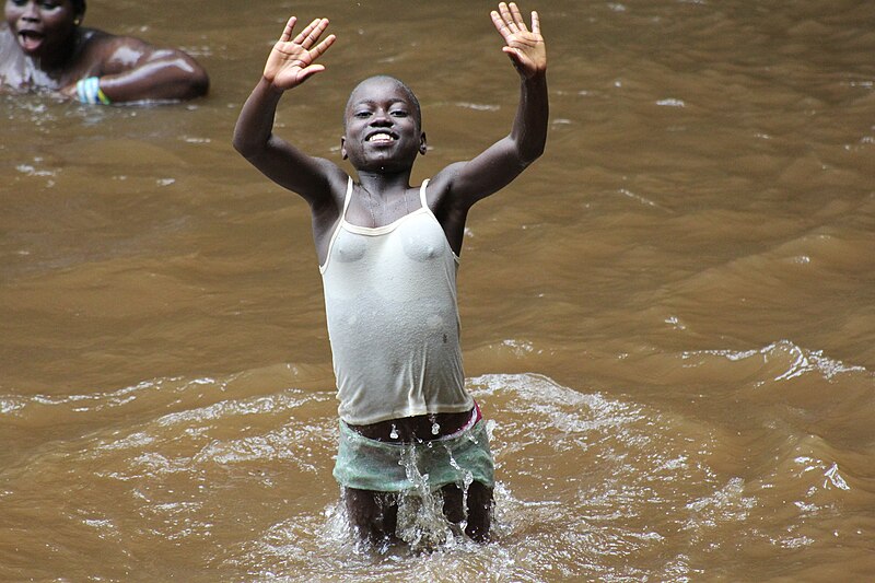 File:Kids playing in Trudu Falls 01.JPG