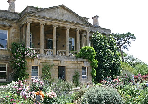 Kiftsgate Court portico - geograph.org.uk - 2341212