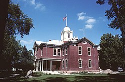 Kingsbury County Courthouse.jpg