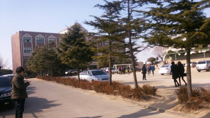 File:KwangSung High School.jpeg