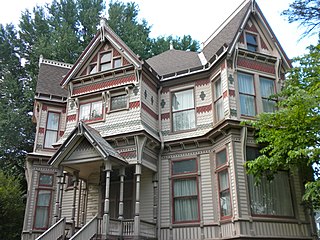 Gov. Lloyd Crow Stark House and Carriage House building in Missouri, United States