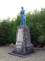 Poilu au repos (monument aux morts)