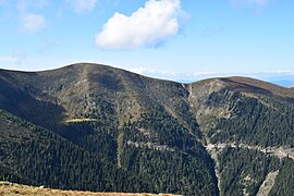 Blick vom Lärchkogel über den Talschluss des Kappelengrabens auf den Lenzmoarkogel, rechts das Türkentörl