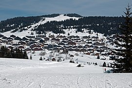 Vue de la station enneigée en avril 2013.