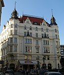 Měšťanský_dům_U_Reduty_(Josefov),_Praha_1,_Pařížská,_Břehová_19,_Josefov_-_pohled_z_Břehové_ulice.JPG