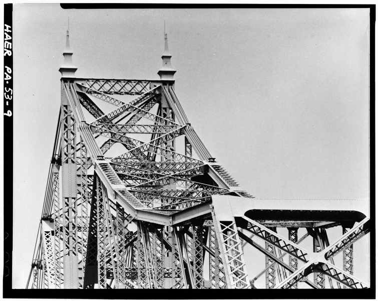 File:Main span top chord bracing of pier 2. - Sewickley Bridge, Spanning Ohio River, Sewickley, Allegheny County, PA HAER PA,2-SEW,1-9.tif