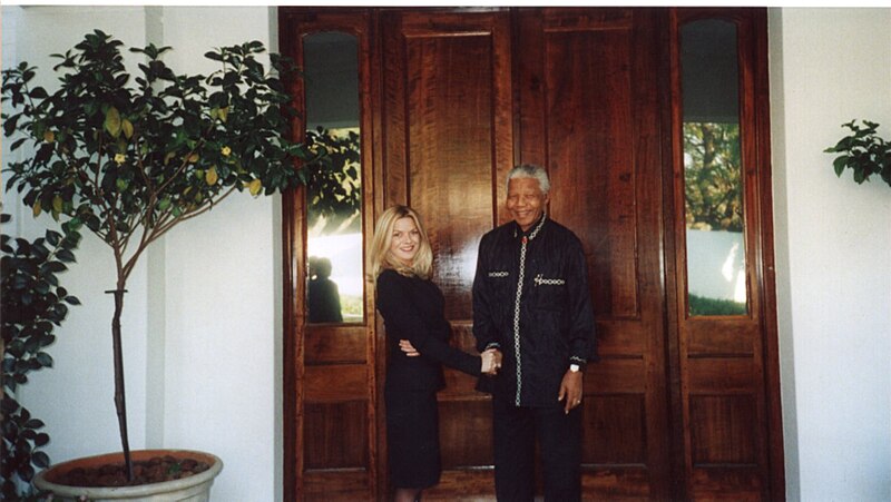 File:Marie Gabrielle Palau & Nelson Mandela.jpg