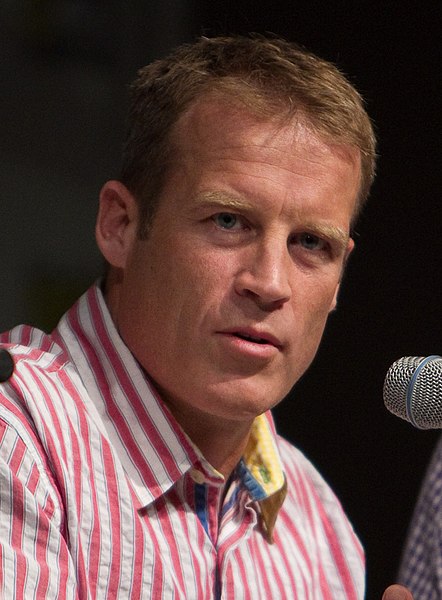 Mark Valley played Olivia's partner and lover, John Scott, in the first season.