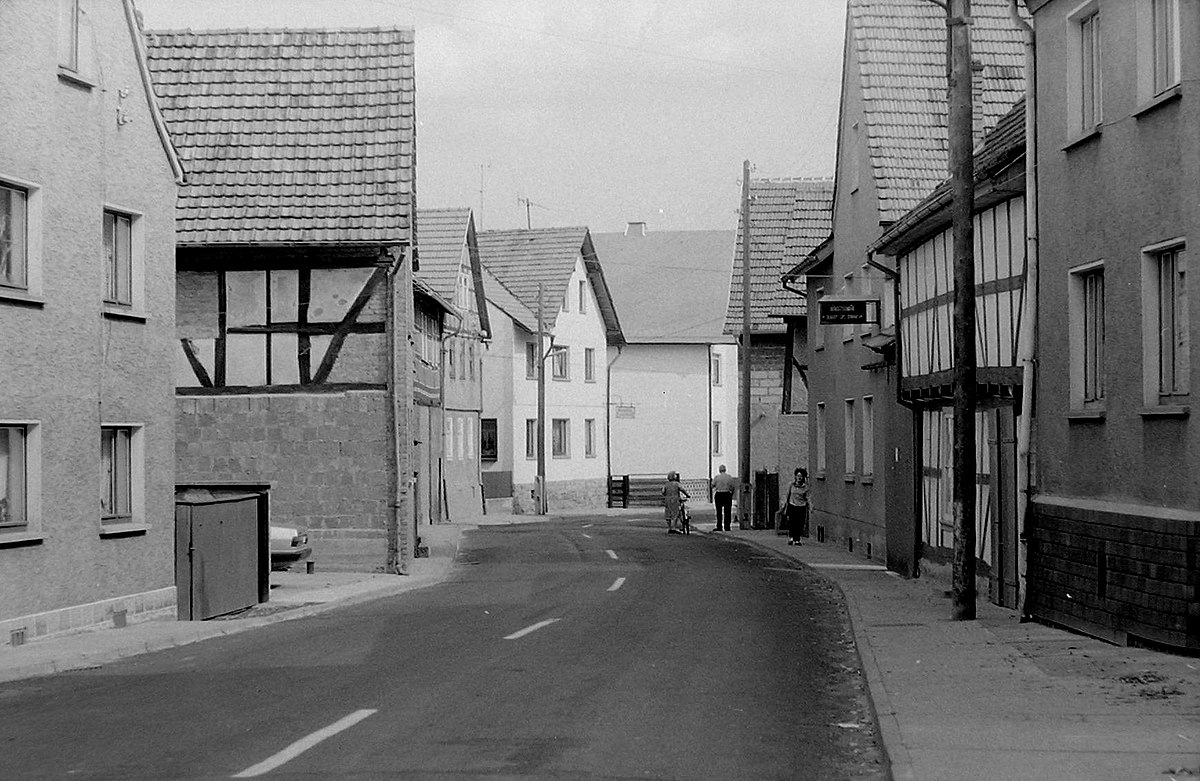 1990 8. Nieuwerkerk. Molenstraat где находится.