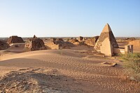 Pyramiden des Westfriedhofs – Noblengräber