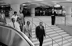 Raimo Ilaskivi presidentti Mauno Koiviston kanssa Helsingin metron avajaisissa 1982