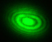 Imagen obtenida con un interferómetro de Michelson utilizando luz láser.