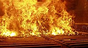 برق مورد استفاده برای عمداً شروع به آتش زدن زباله (اشتعال) در زباله‌سوز می‌کند. در مدار یا ساختمان نیز همین اتفاق می‌افتد.