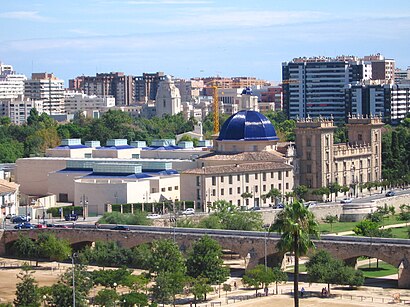 How to get to Museu de Belles Arts de València with public transit - About the place