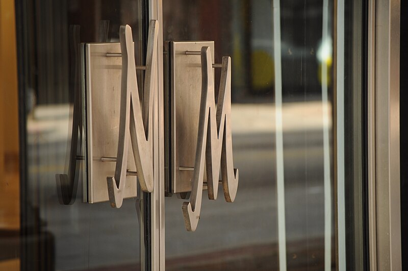 File:Neiman Marcus flagship store - exterior door handle detail 01.jpg