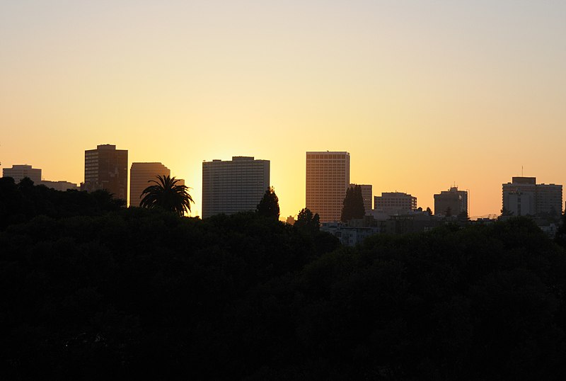 File:Oaklandskylineatsunset.jpg