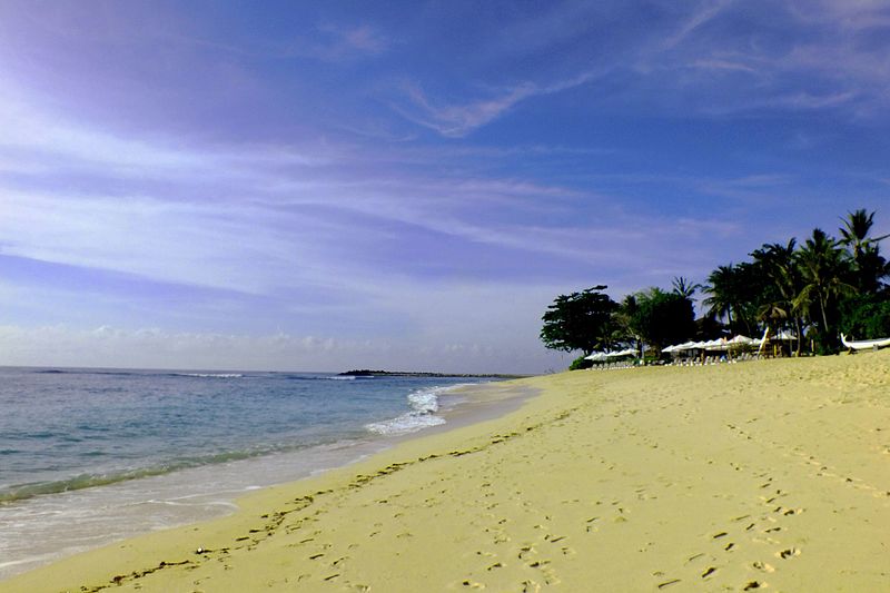 File:PANTAI NUSA DUA.jpg