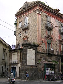 Portici, corso Garibaldi – Monument commémorant l’éruption de 1631.