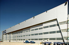 Der 1999 errichtete neue Hangar von Olympic Aviation