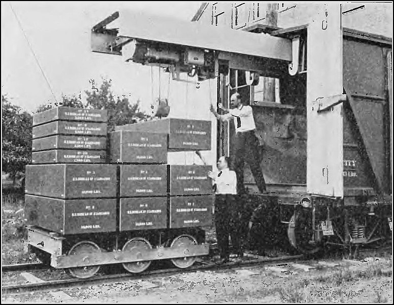 File:PSM V84 D314 Truck loaded with weights.jpg