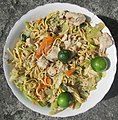 Pancit_canton_with_tuna_02