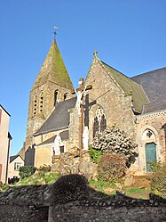 Църквата Saint Pierre, в Parné-sur-Roc