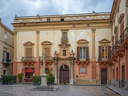 Come arrivare a Palazzo Valguarnera Gangi con i mezzi pubblici - Informazioni sul luogo