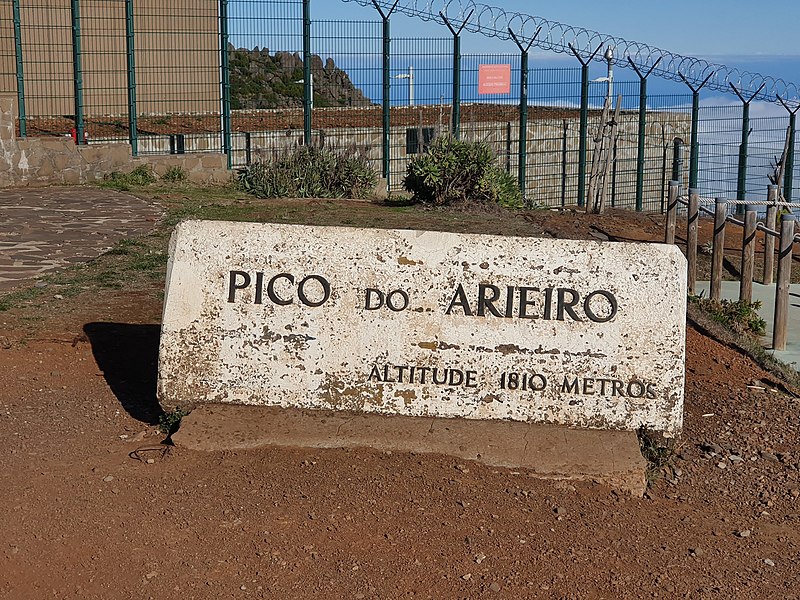 File:Pico do Arieiro altitude point.jpg