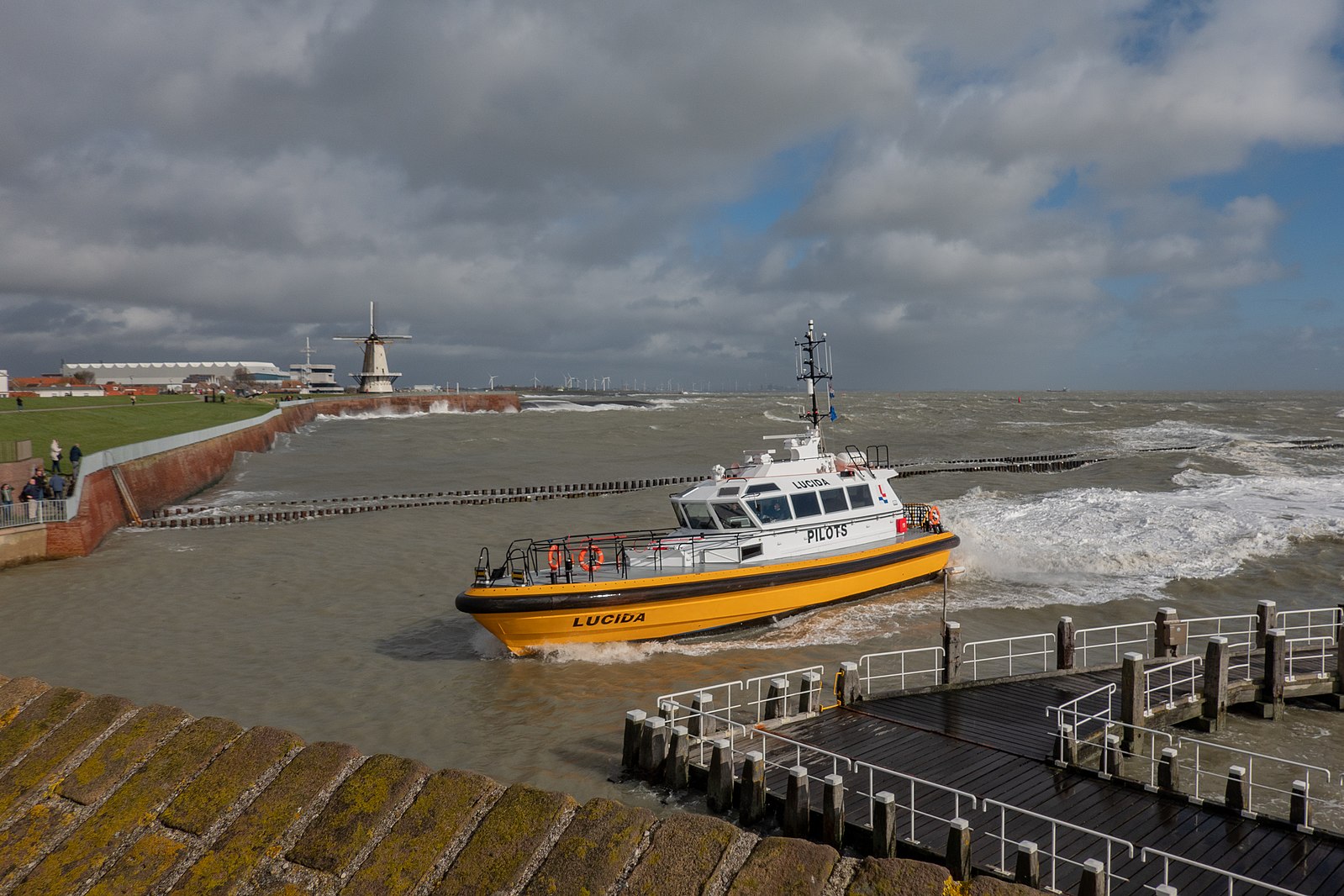 Судно 2018. Pilot Vessel Ilyich. Pilot Wessel Light. Pilot Vessel.