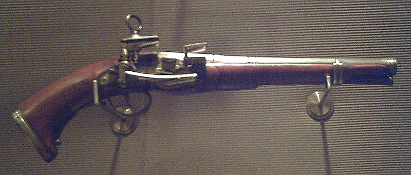 File:Pistola de arzón 1733 (M.A.N. Madrid) 01.jpg