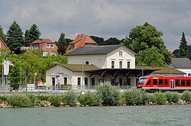 Regionalbahn nach Lübeck Hbf hält im Bahnhof
