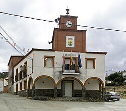 Puerto de San Vicente-Ayuntamiento.jpg