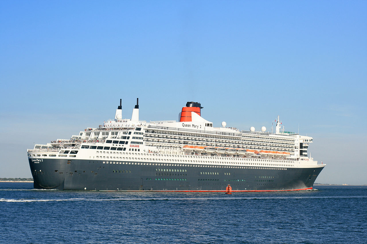 Queen Mary 2 outbound from Southampton 2 Sept 2013.jpg