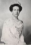Victoria var dronning av Sverige 1907-1930.