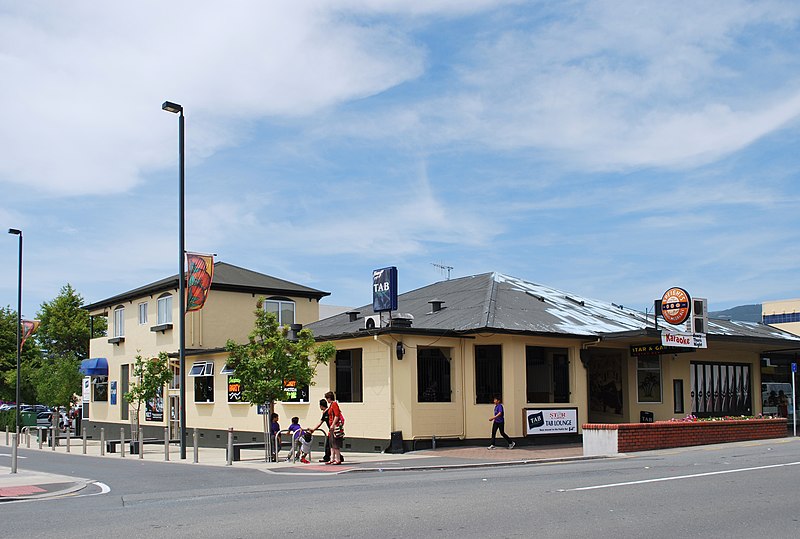 File:Richmond NZ Star & Garter Hotel.JPG