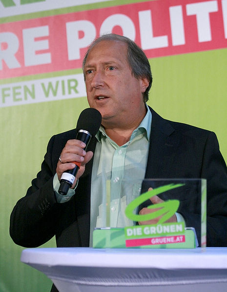 File:Rolf Holub Wahlkampfauftakt Grüne Nationalratswahl 2013 Österreich 1.jpg