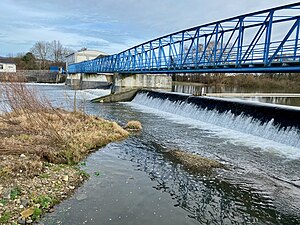 Ruhr, Blick auf das Wehr der Wassergewinnungsanlage Halingen, Südufer. Umtragung.