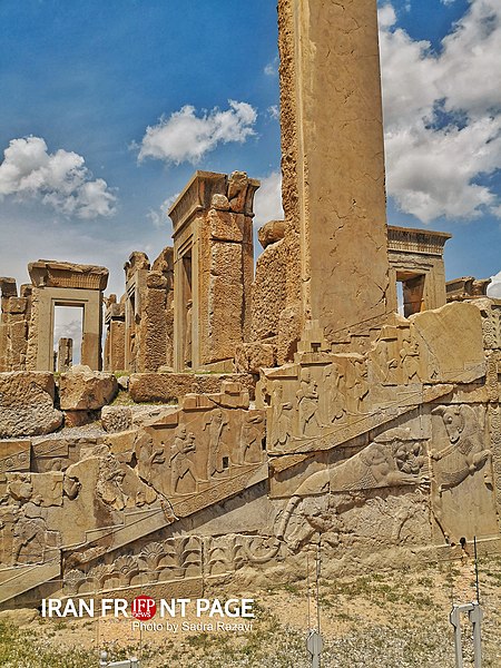 File:Ruins of Persepolis 2019-07-30 03.jpg