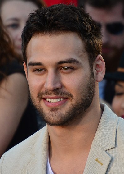 Ryan Guzman Net Worth, Biography, Age and more