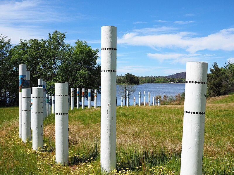 File:SIEV X memorial leading to Lake Burley Griffin October 2014.jpg