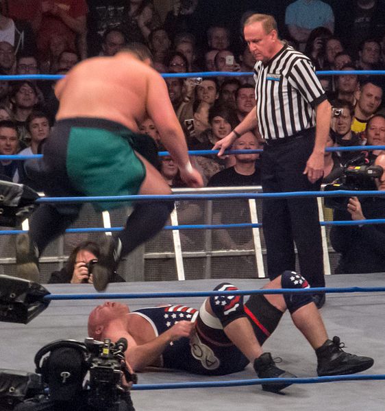 File:Samoa Joe knee drop.jpg