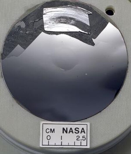 Fail:Silicon_wafer_with_mirror_finish.jpg