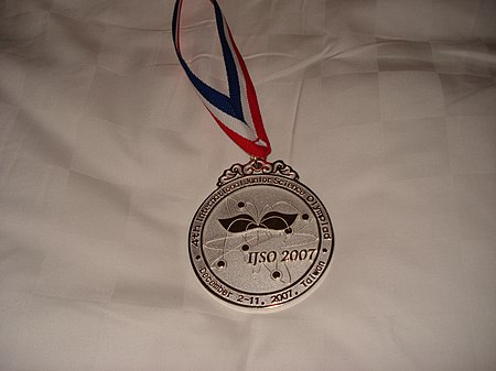 Tập_tin:Silver_Medal_4th_IJSO.JPG