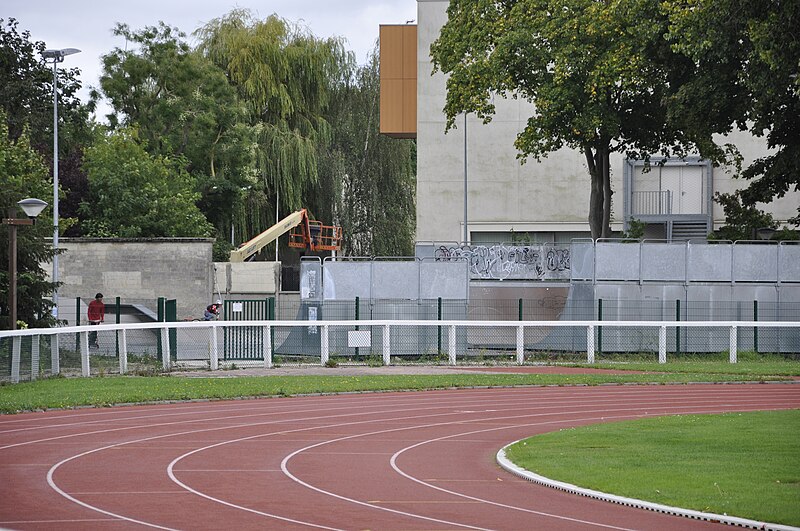 File:Skate-park de Caen.jpg