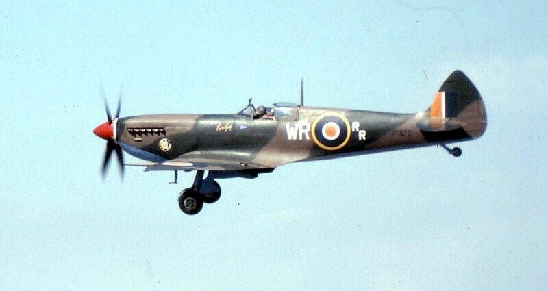 File:Spitfire Mk.IX PT672 Evelyn b.jpg