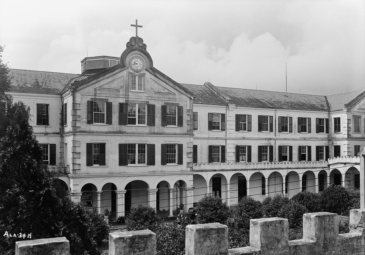 File:Mobile Hall, Spring Hill College, Mobile, Alabama - panoramio.jpg -  Wikimedia Commons