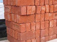 Stapel bakstenen - Pile of bricks 2005 Fruggo.jpg