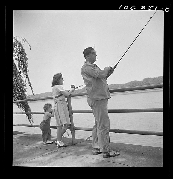 File:Sunday fishing at Haines Point8c34889v.jpg