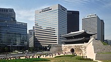 Sungnyemun (commonly known as Namdaemun) Sungryemun of seoul.jpg