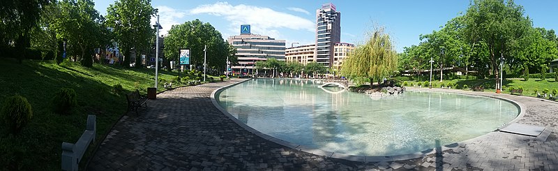 File:Swan Lake, Yerevan-14.jpg